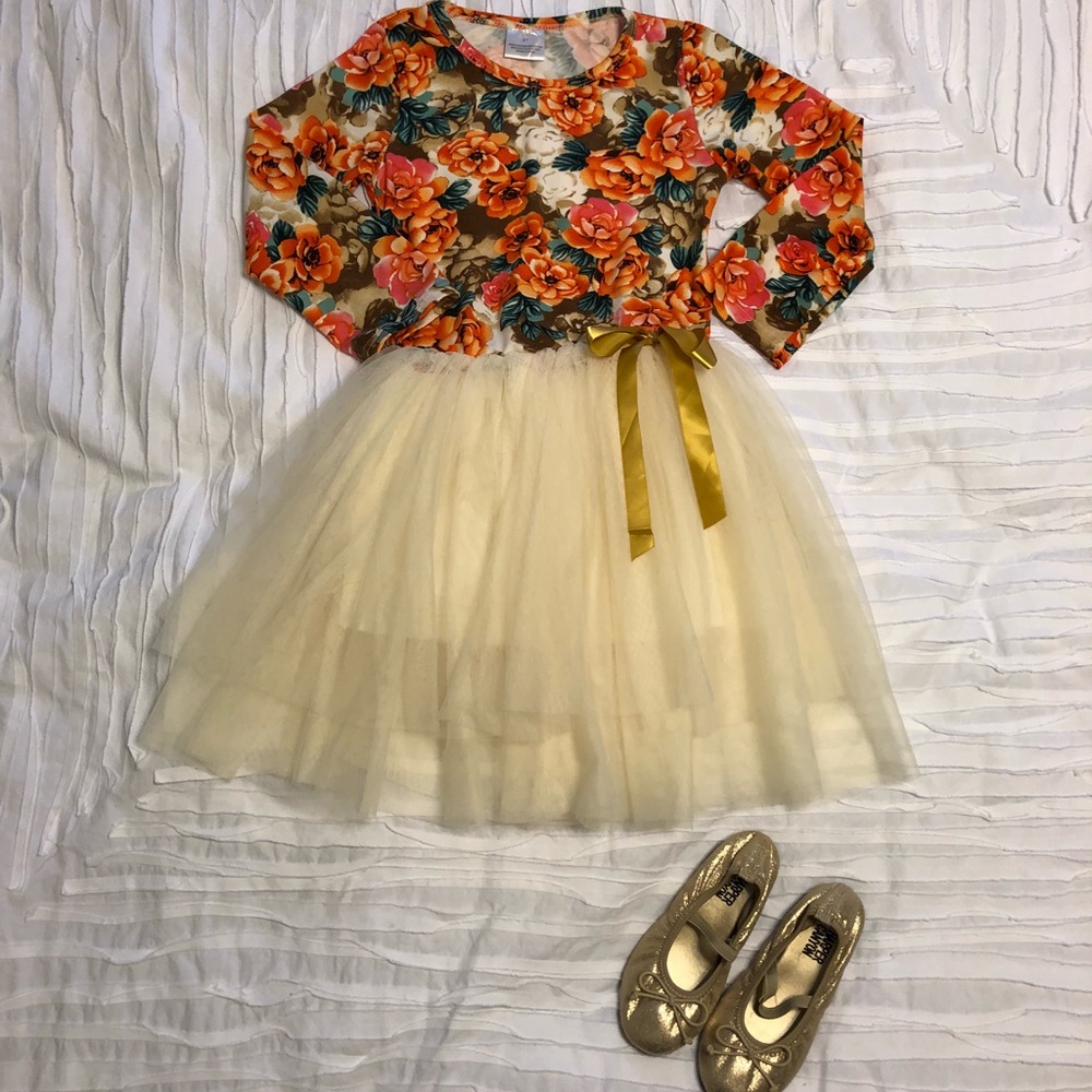 Boutique dress & necklace
